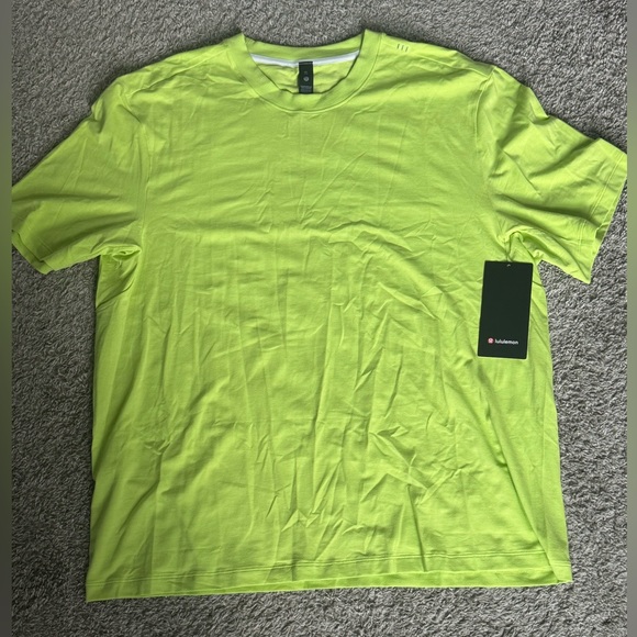Lululemon T-Shirt - Picture 1 of 5